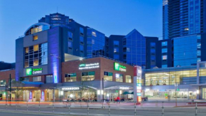 Отель Holiday Inn Express Vancouver-Metrotown (Burnaby)  Бёрнаби